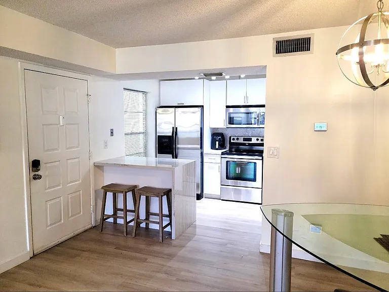 11905 NW 11th St #11905 — Photo 3