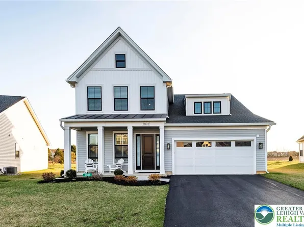 7031 Oak Ln E, Bath, PA 18014