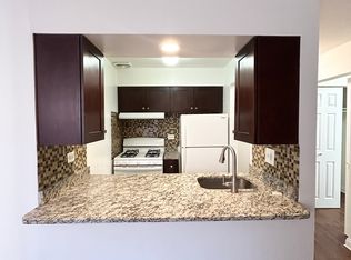 3730 N Pine Grove Ave #409, Chicago, IL 60613