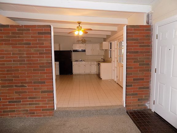 3rd image of 2711 Sac Ave