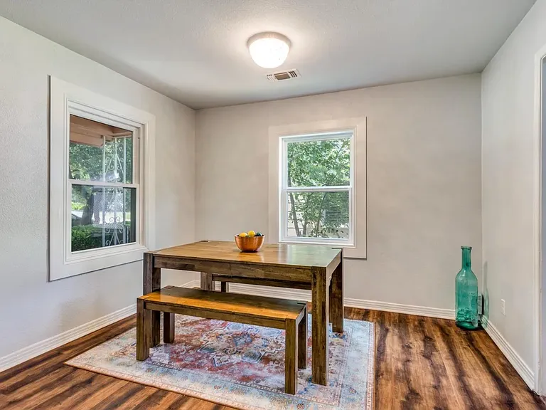 3241 Sandage Ave — Photo 10