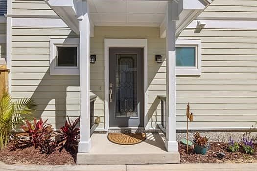 3rd image of 2851 S Fletcher Ave