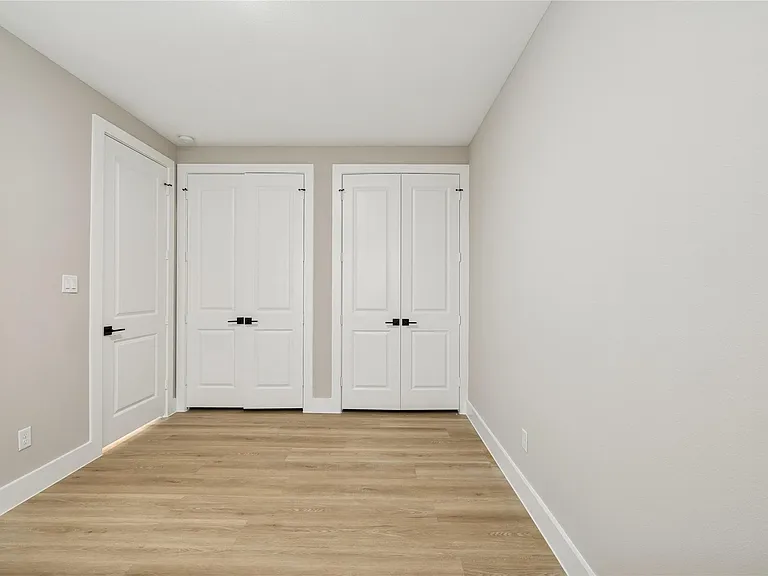 2618 Martinas Ct — Photo 14