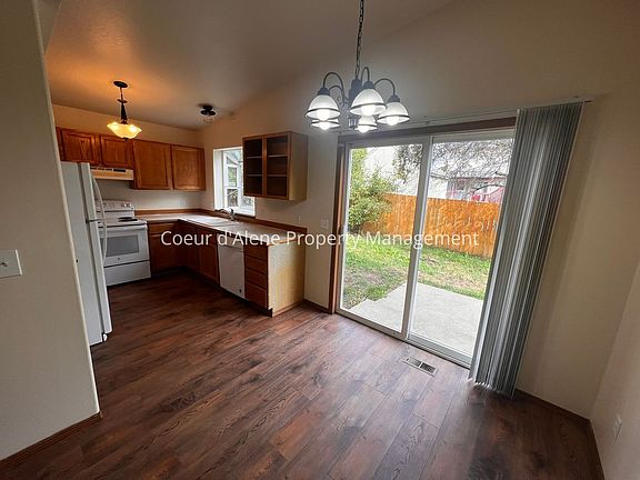 5th image of 3290 N 11th St
