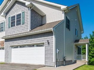 402 Iron Forge Ln, New Windsor, NY 12553