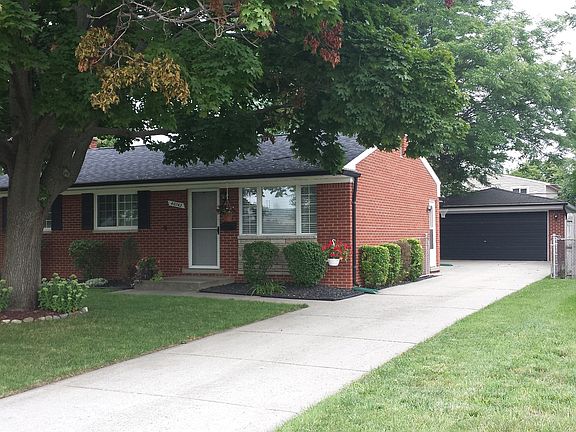 4th image of 40742 Flagstaff Dr