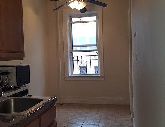 4th image of 2710 Newtown Ave APT 5G