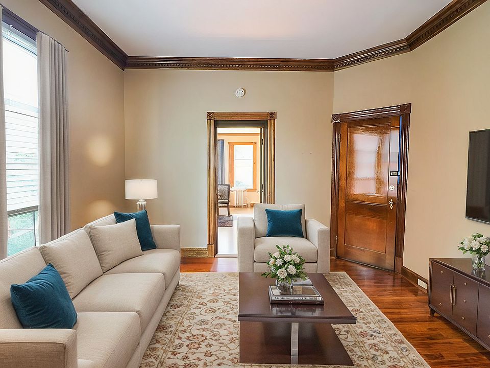 1st image of 2 Claremont Pl Floor 1