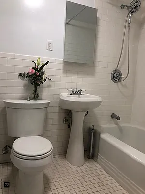 Rented by R New York | media 13