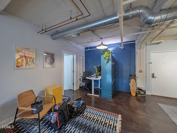 3rd image of 328 W 200 S APT 402