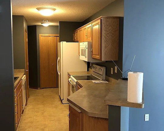 4th image of 8438 Yukon Cir N