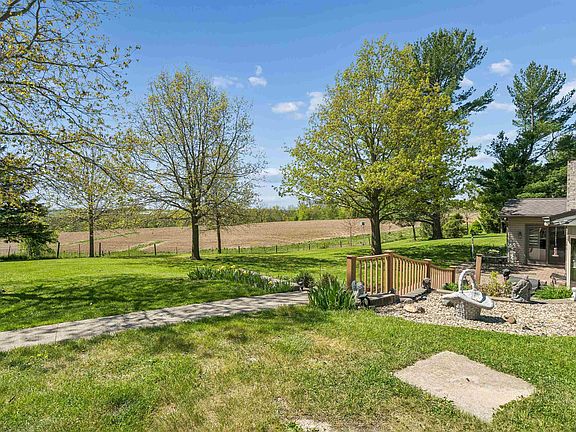 5th image of 22946 Drake Rd