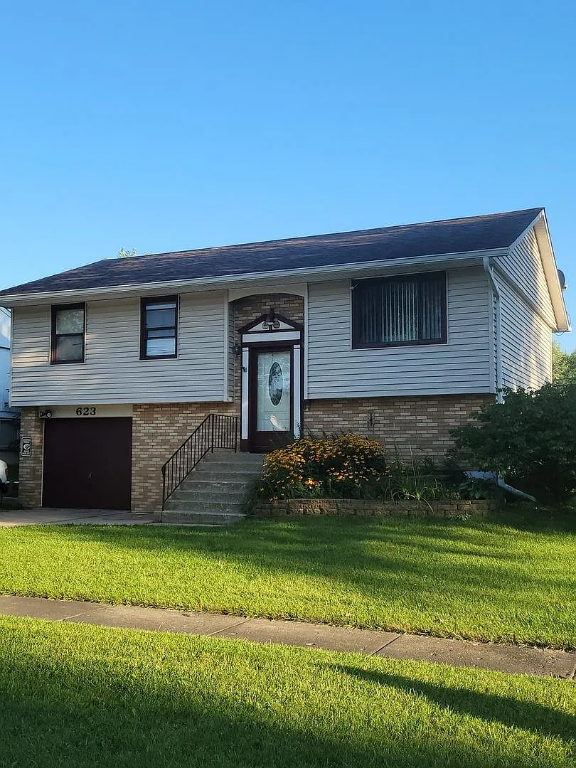 623 Pleasant Pl photo 1