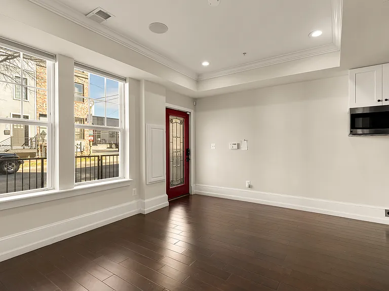 1609 Levis St NE — Photo 54