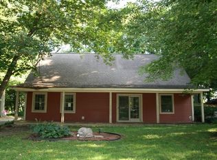 517 Crest Ln, Jonesville, MI