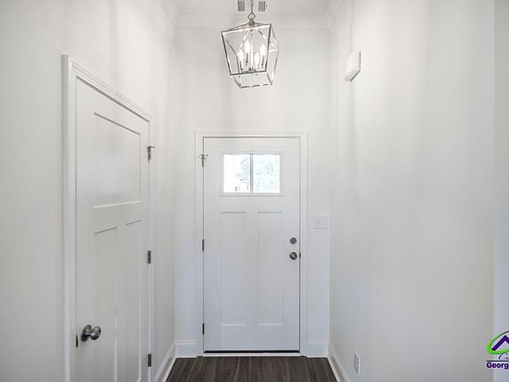 5th image of 304 Willowbrook Ln