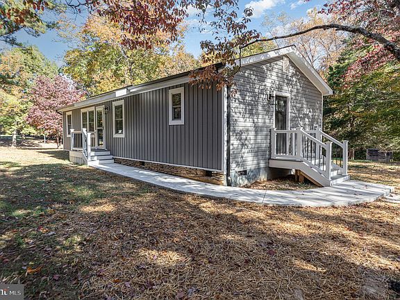 5th image of 10919 Cloverdale St