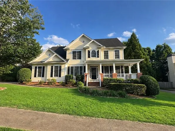 4611 Stonewater Dr, Powder Springs, GA 30127