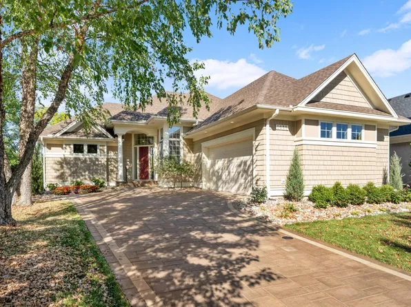 1635 Waterford Ct, Golden Valley, MN 55422