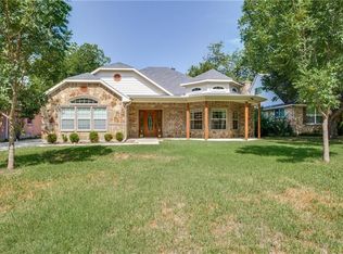 1567 W Springcrest Cir, Lancaster, TX 75134