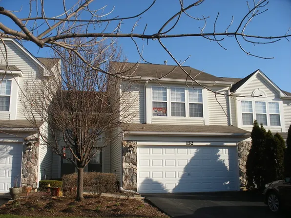 152 W Chatham Ln, Round Lake, IL 60073