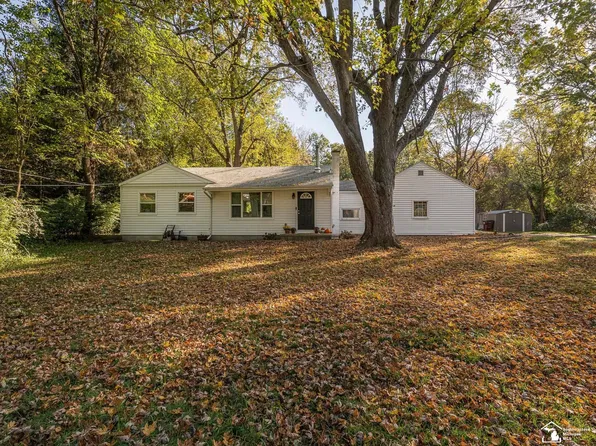 7718 Secor Rd, Lambertville, MI 48144