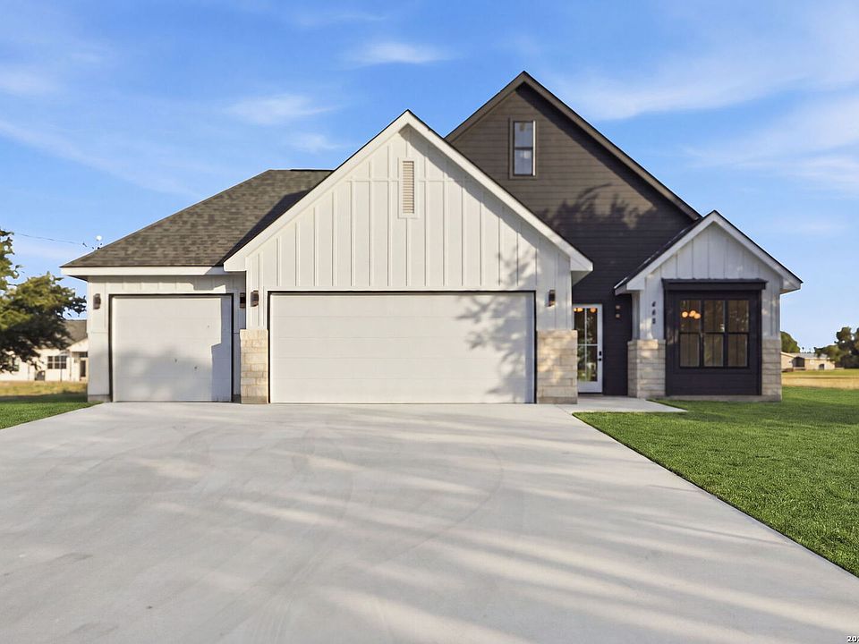 1st image of 486 WOOD VIEW CIR