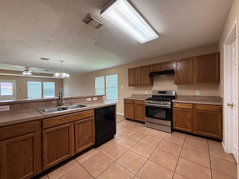 2623 Marble Manor Ln — Photo 10