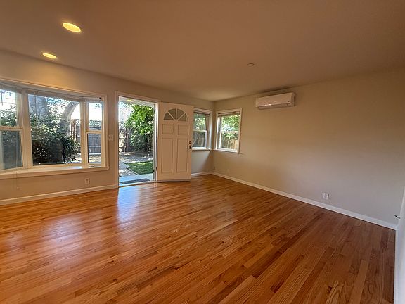 3rd image of 601 S Idaho St