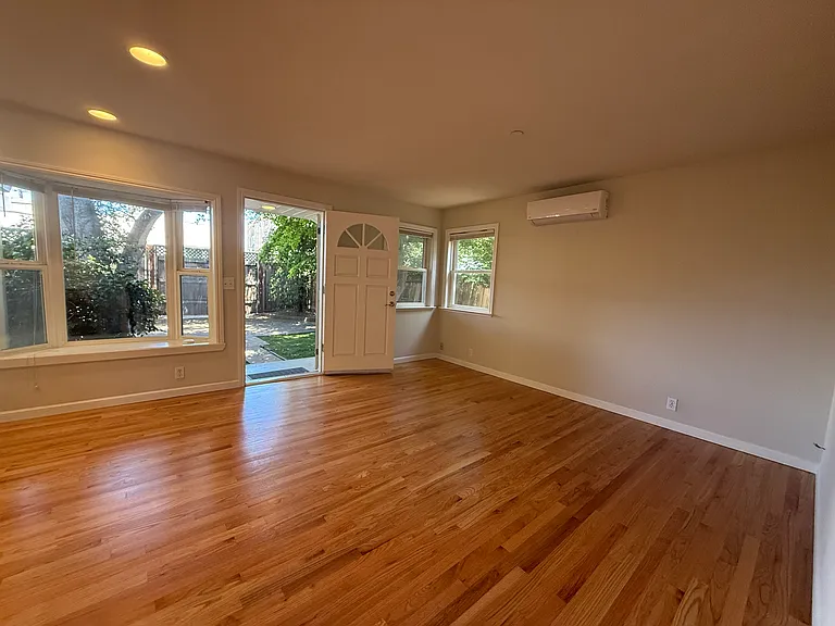 601 S Idaho St — Photo 3