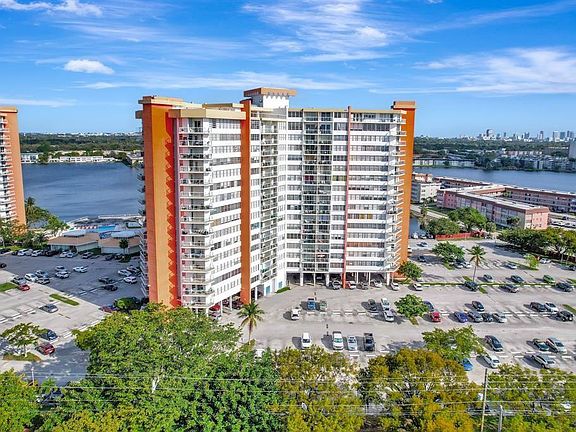 3rd image of 1351 NE Miami Gardens Drive #401E