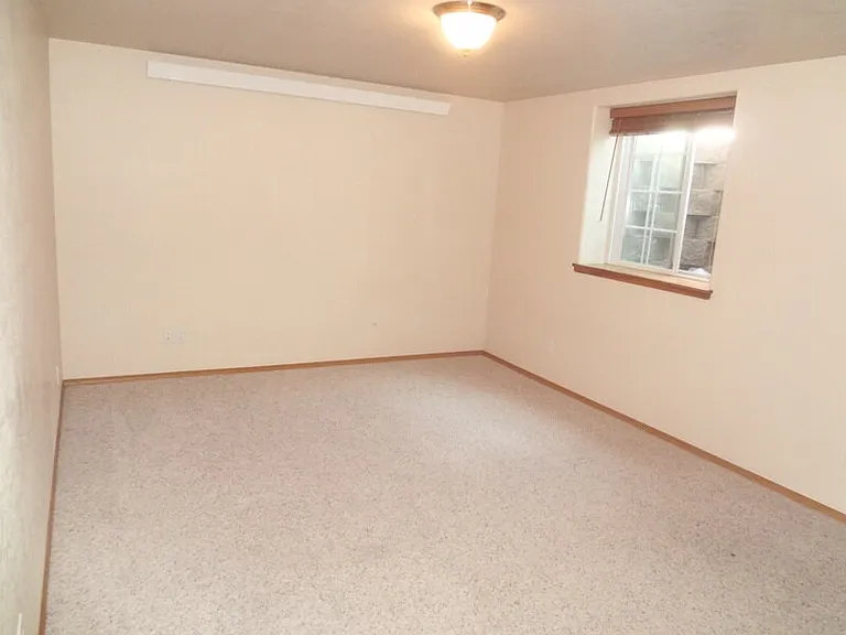 2834 Lincoln Ave — Photo 11