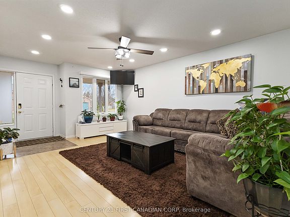 5th image of 7 Juniper Cres