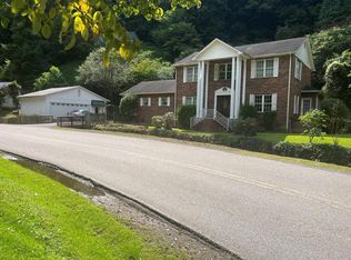 4032 Poplar Creek Rd, Grundy, VA 24614