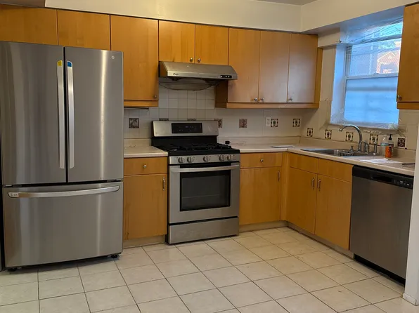 (undisclosed Address), Oakland Gardens, NY 11364