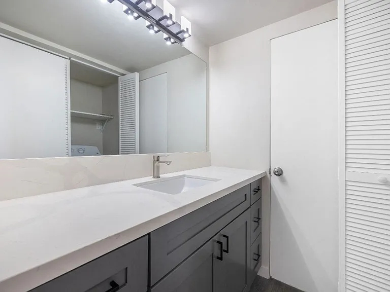 Wescove Apartments — Photo 13