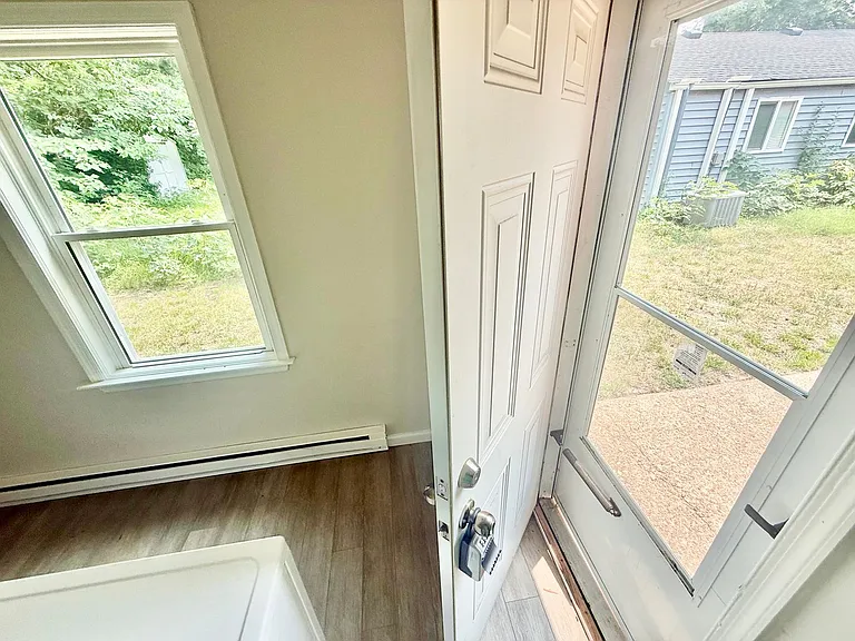 1820 Parkview Ave — Photo 16