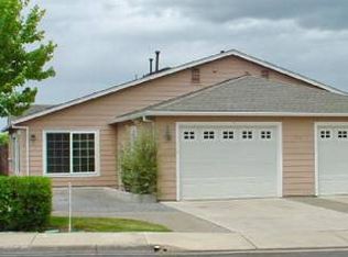 537 Tulipan Way APT A, Talent, OR 97540