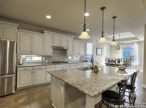 5th image of 215 Woods Of Boerne Blvd