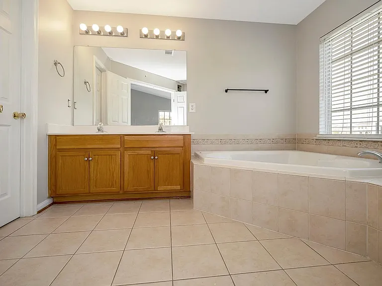 15505 John Diskin Cir — Photo 5