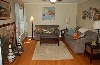 5th image of 708 E 98th St