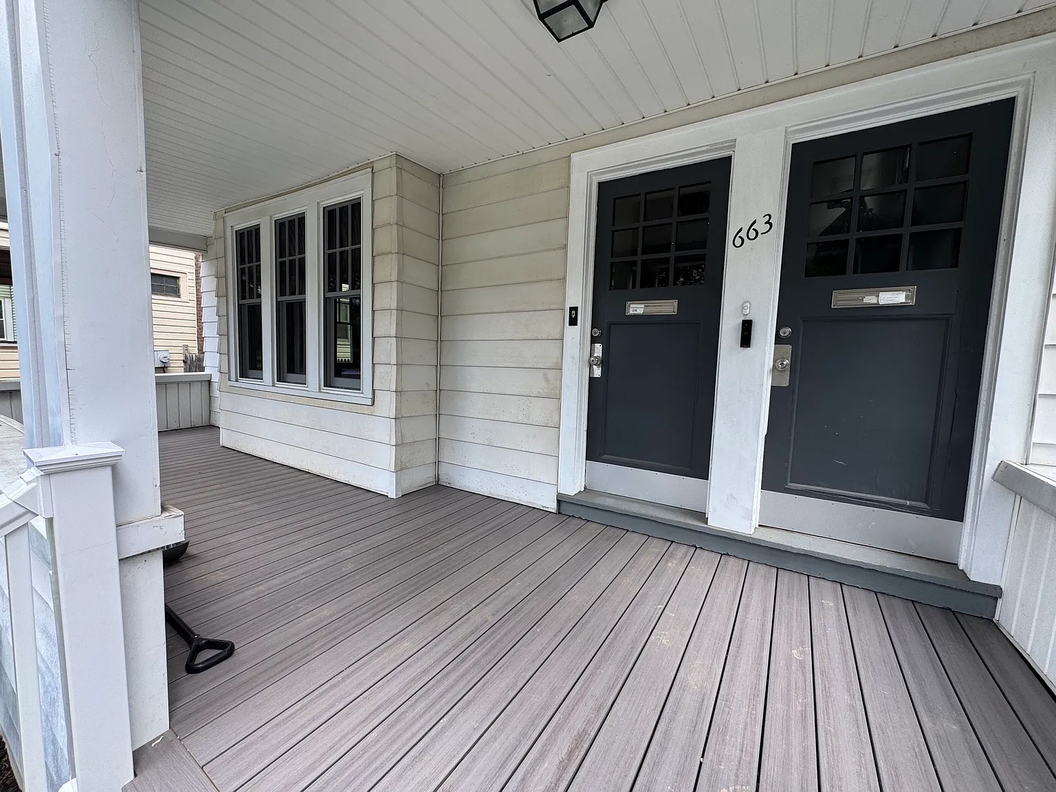 3 bed, 1000 sqft, $2,100 — Photo 3