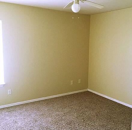 3rd image of 3345 E Park Pl