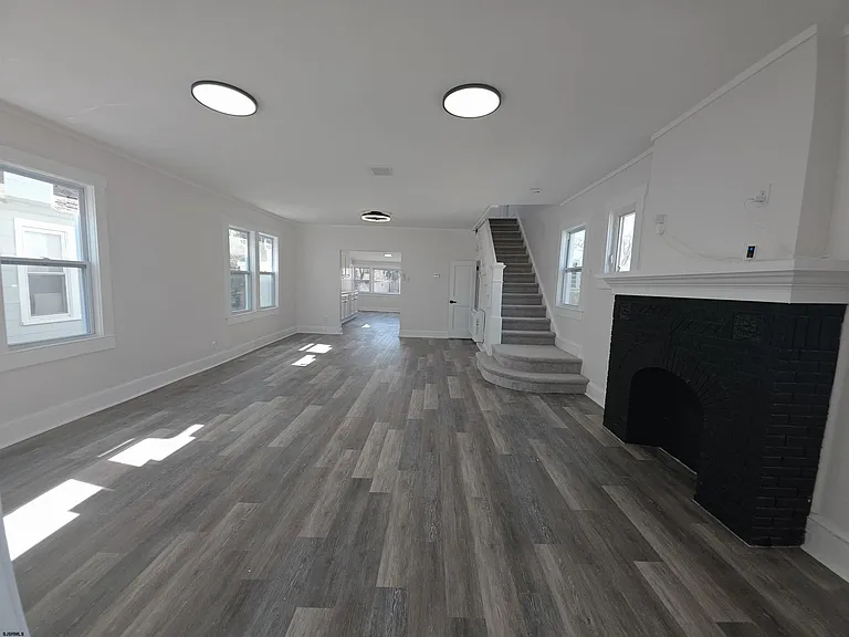 346 N Delaware Ave — Photo 9