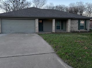 1210 Sandstone Dr, Cleburne, TX 76033