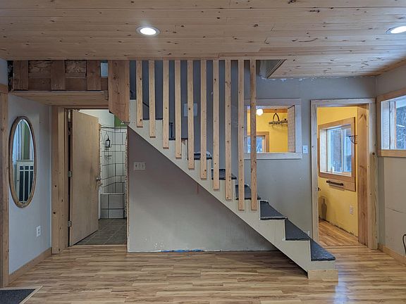 5th image of 1260 Elaine Way