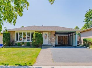 211 Hazelglen Dr, Kitchener, ON N2M2E6