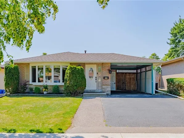 211 Hazelglen Dr, Kitchener, ON N2M 2E6