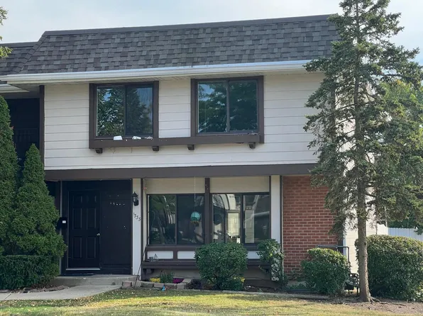 1333 Court O #4, Hanover Park, IL 60133