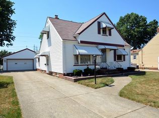 4884 Summer Ln, Brooklyn, OH 44144